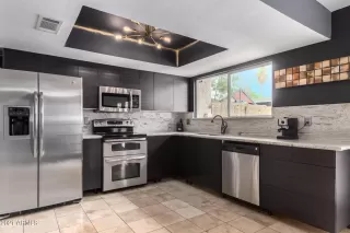 Photo #4: 6436122 Listing