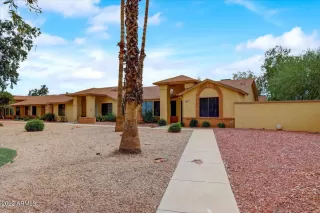 Photo #2: 6436291 Listing