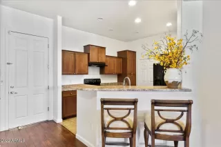 Photo #3: 6436340 Listing