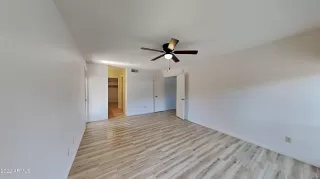 Photo #6: 6436427 Listing 