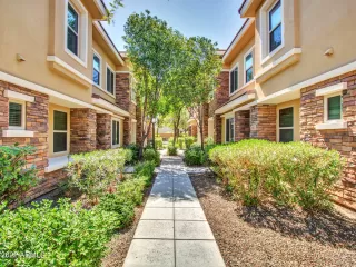 Photo #2: 6436742 Listing 