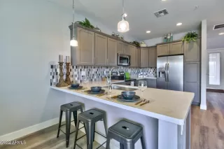 Photo #3: 6436799 Listing