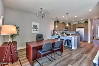 Photo #6: 6436799 Listing