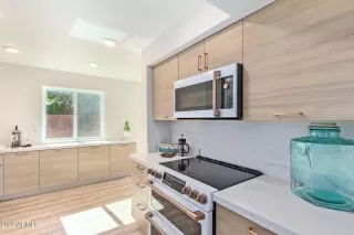 Photo #6: 6436828 Listing