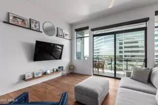 Photo #6: 6437076 Listing