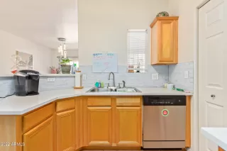 Photo #5: 6437299 Listing