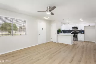 Photo #3: 6438125 Listing