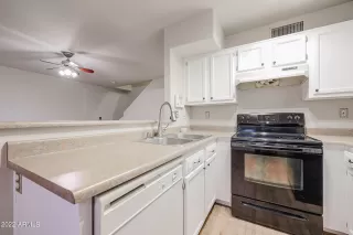 Photo #6: 6438213 Listing 