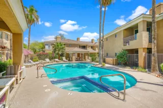 Photo #2: 6438283 Listing 