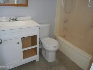 Photo #6: 6438318 Listing