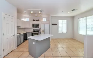 Photo #2: 6438481 Listing