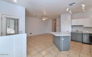 Photo #5: 6438481 Listing