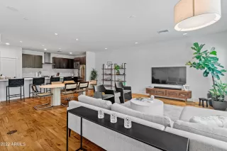 Photo #3: 6438782 Listing 