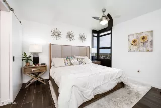 Photo #6: 6438820 Listing