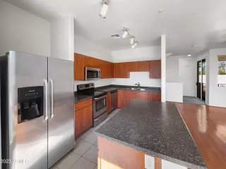 Photo #2: 6439109 Listing 