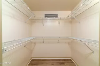 Photo #6: 6439184 Listing