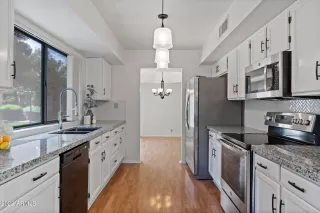 Photo #3: 6439331 Listing