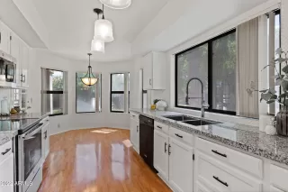 Photo #4: 6439331 Listing