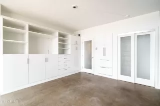 Photo #5: 6439717 Listing