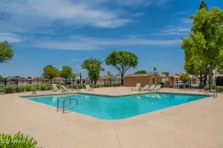 Photo #6: 6439968 Listing 