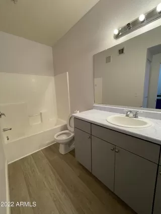 Photo #5: 6440018 Listing