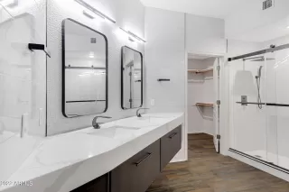 Photo #4: 6440078 Listing