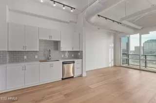 Photo #6: 6440543 Listing 