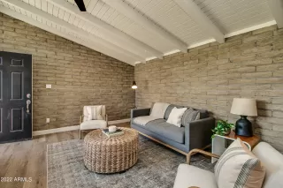 Photo #6: 6440614 Listing 