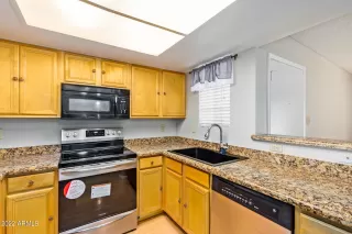 Photo #2: 6441052 Listing 