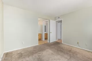 Photo #5: 6441052 Listing 