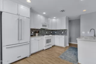 Photo #4: 6441085 Listing