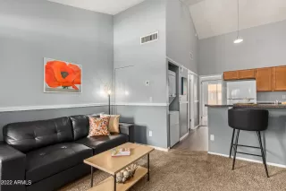 Photo #5: 6441122 Listing