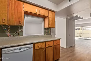 Photo #5: 6441182 Listing 