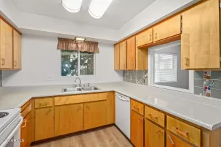 Photo #6: 6441182 Listing 