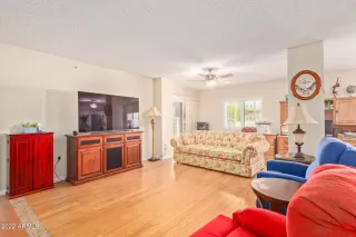 Photo #5: 6441309 Listing