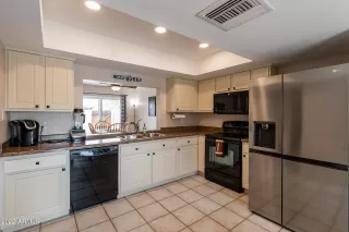 Photo #2: 6441363 Listing 