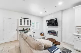 Photo #3: 6441490 Listing 