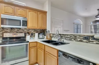 Photo #5: 6441800 Listing