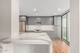 Photo #5: 6441824 Listing