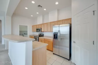 Photo #5: 6441919 Listing 