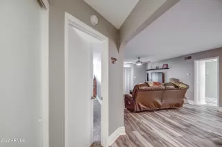 Photo #5: 6441969 Listing