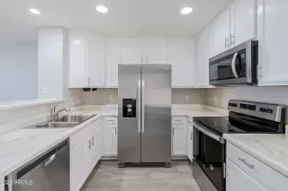 Photo #6: 6442088 Listing