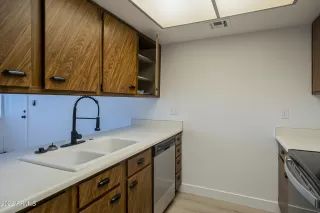 Photo #5: 6442273 Listing