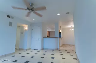 Photo #6: 6442495 Listing