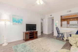 Photo #4: 6442753 Listing