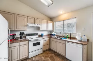 Photo #6: 6442959 Listing 