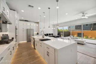 Photo #5: 6443337 Listing