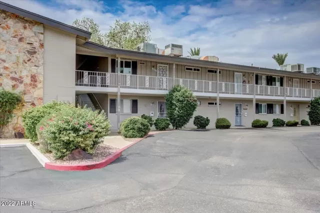 MLS: 6443443 Condo For Sale