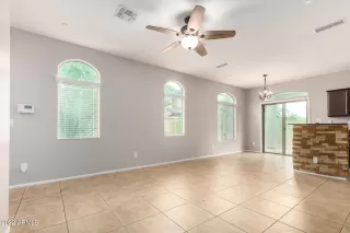 Photo #4: 6443892 Listing