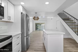 Photo #5: 6444100 Listing
